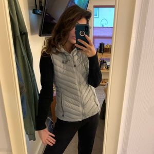 Mountain Hardwear Gray and Black Vest